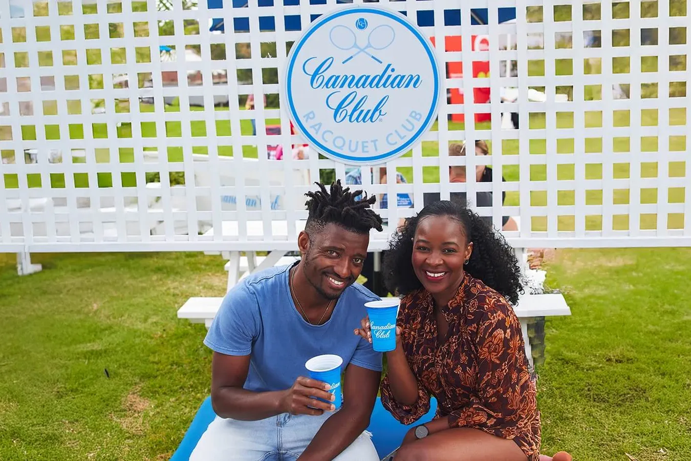 friends-drinking-outdoor-canadian-club