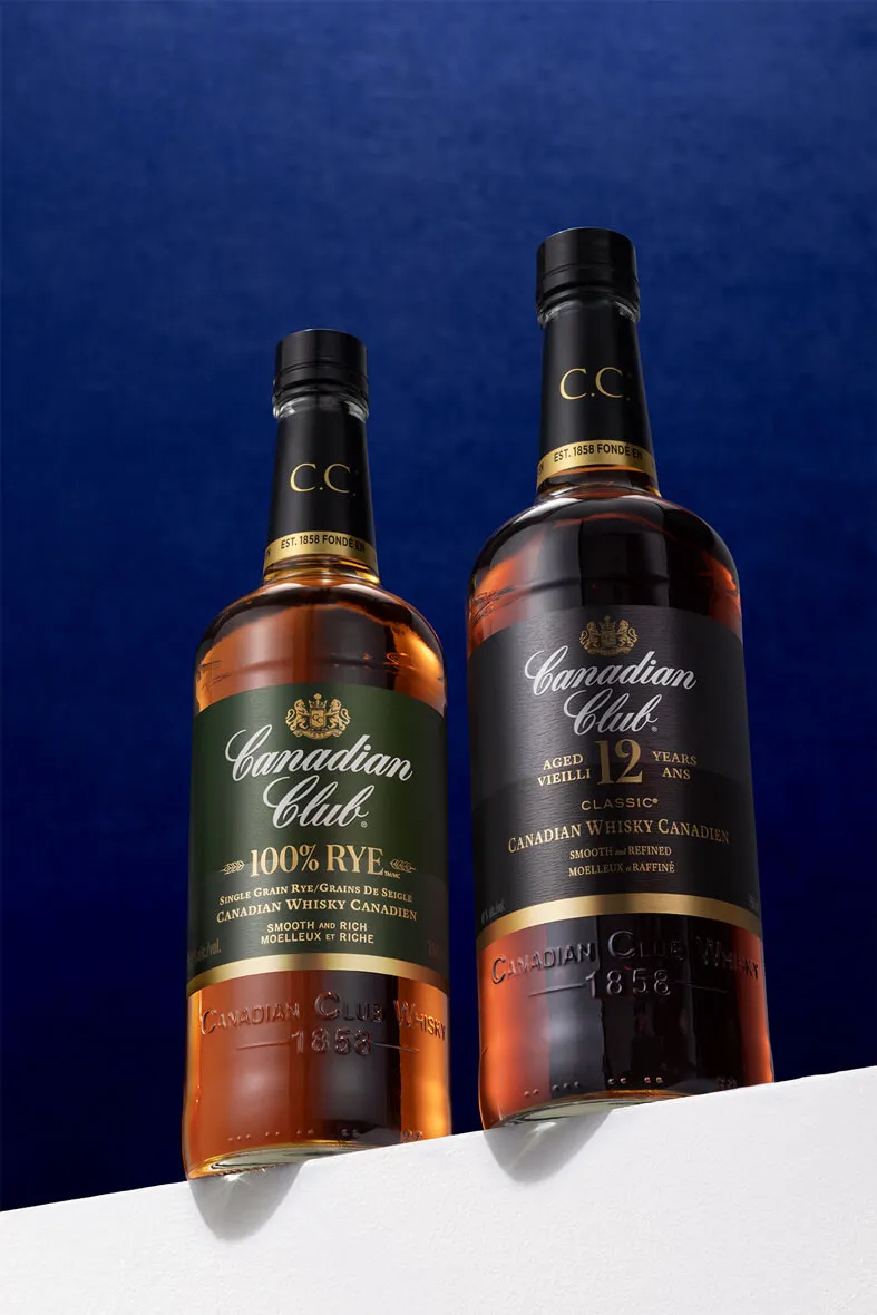 Whisky 100% Rye and 12 year old bottles Canadian Club